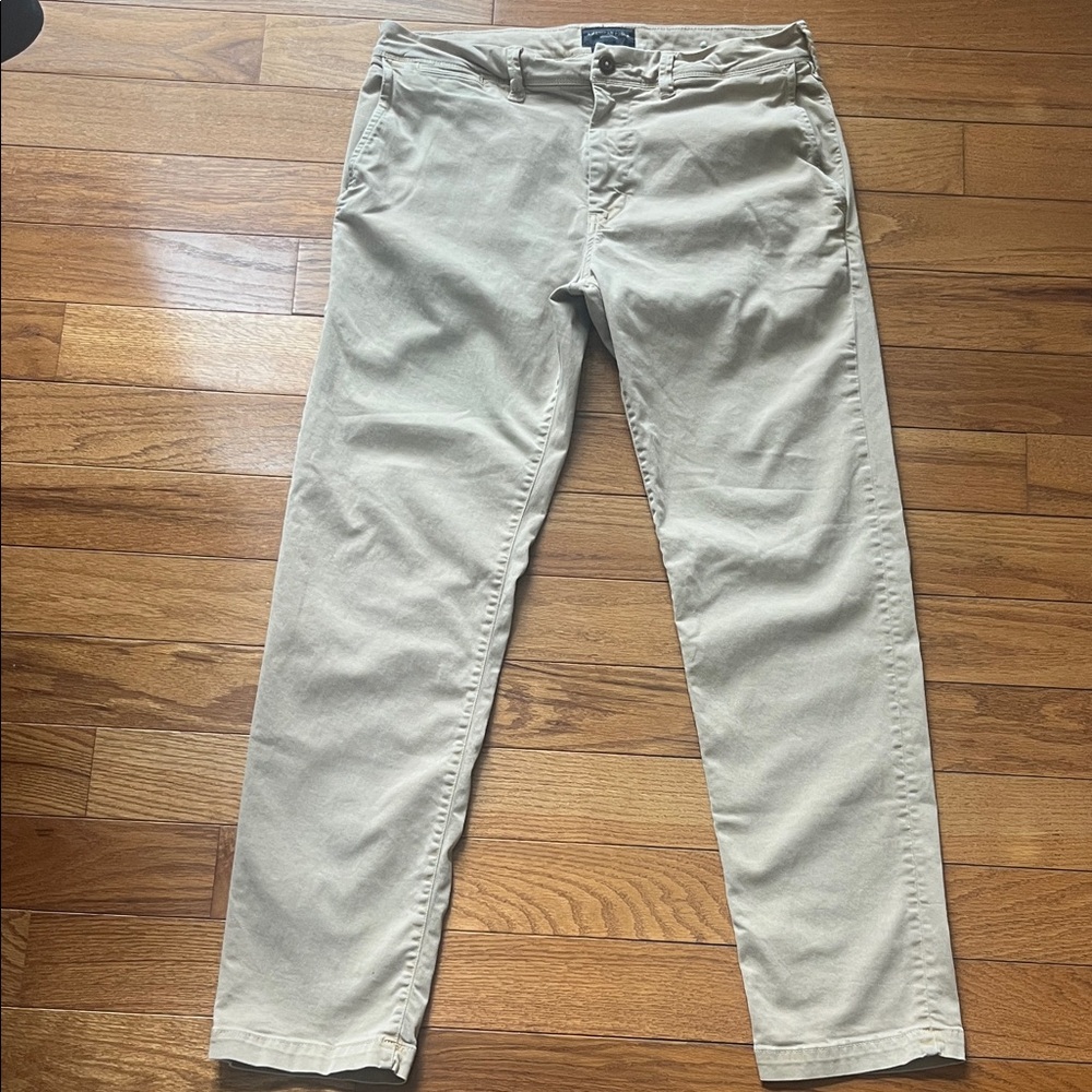 Men's American Eagle Extreme Flex Khaki Pants 33 x 32